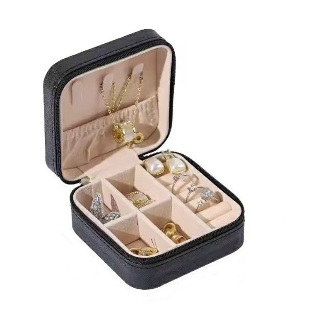 černá krabička.JPG